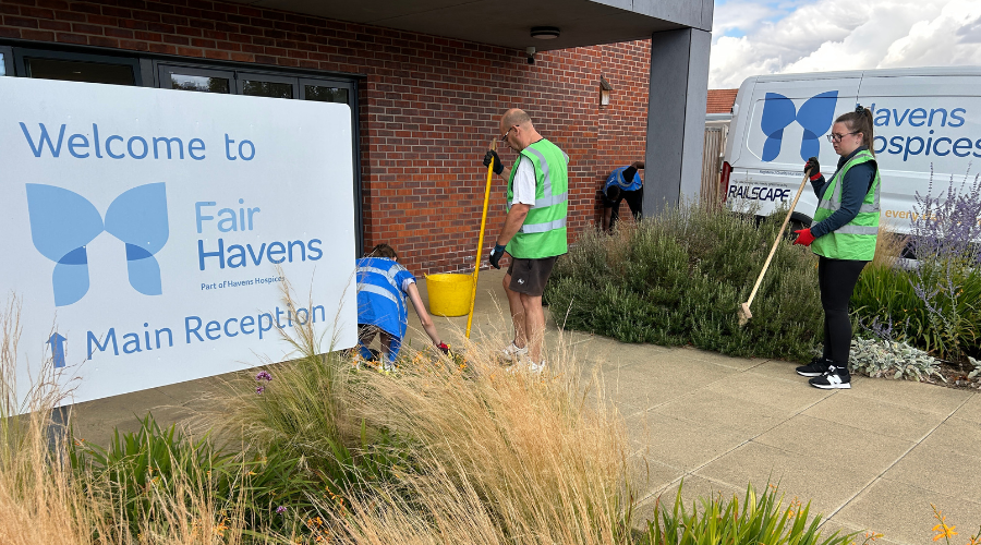 Team Advanté Rolls Up Their Sleeves to Support Havens
